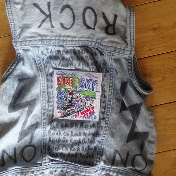 BABY GAP 1969 SIZE 5 YEARS CUSTOMIZED JEAN VEST - Picture 2 of 2